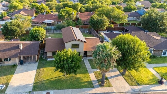 Building Photo - 2296 Maria Del Refugio Dr