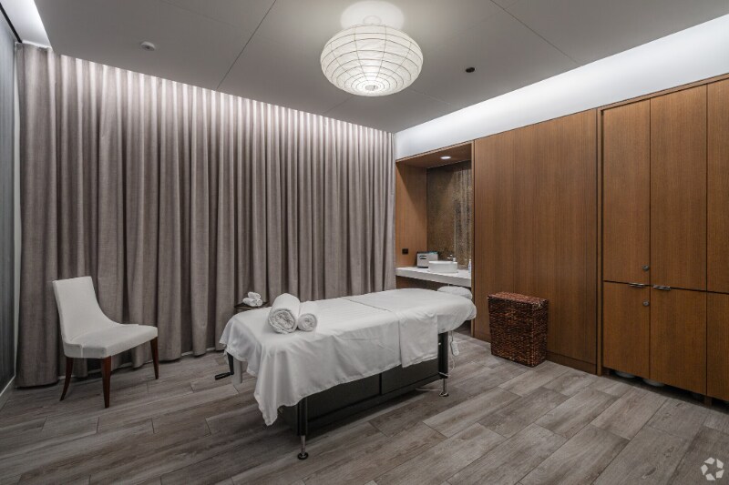 Building Photo - 481 E Waterside Dr