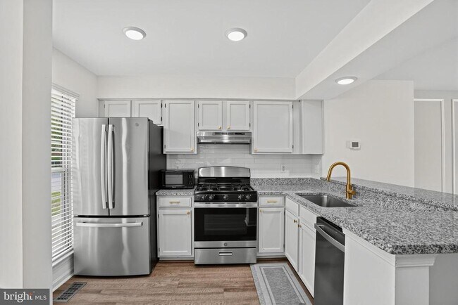 Building Photo - 14711 Green Park Way