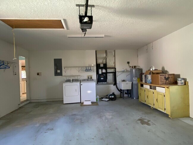 Building Photo - 524 Peninsula Ct