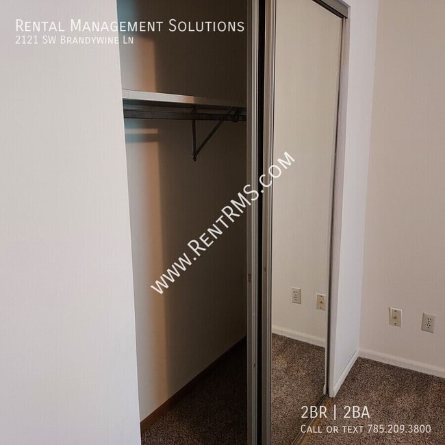 Building Photo - 2121 SW Brandywine Ln