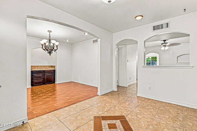 Building Photo - 6340 Modesta St