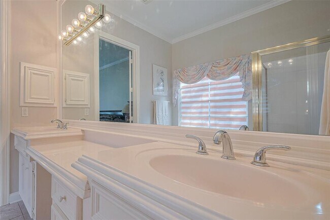 Building Photo - 4707 Gladesdale Park Ln