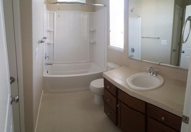 Building Photo - Brand New Town Home,Next to River, Oxbow park