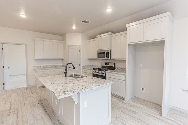 Building Photo - 2602 S County Rd