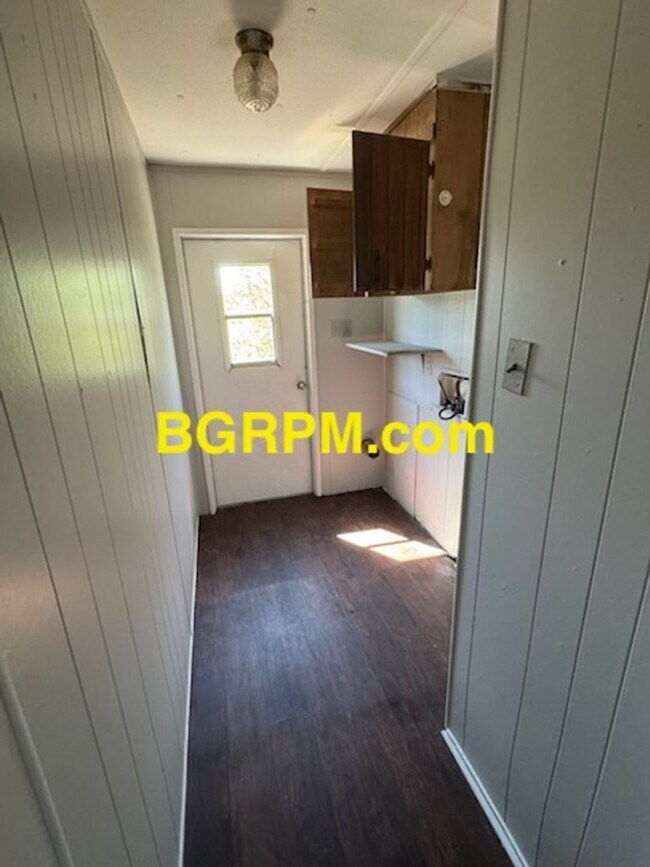 Building Photo - 4 BD, 2 BA, Home in Cabot