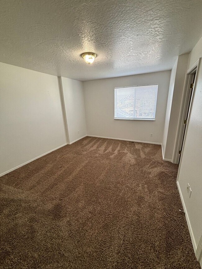 Building Photo - 3484 W Vela Pl