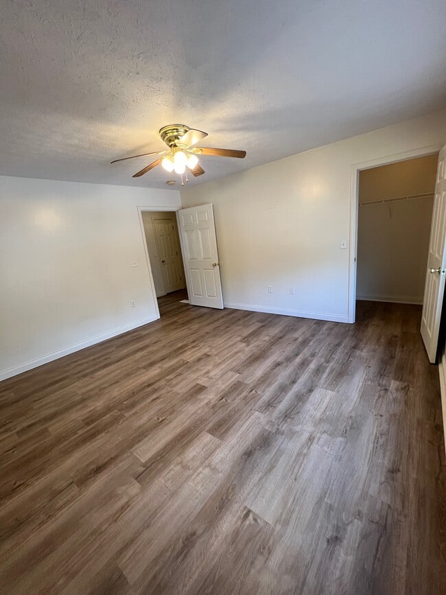 Building Photo - 24 Jade Ct