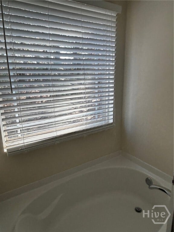 Building Photo - 156 Chapel Lake S