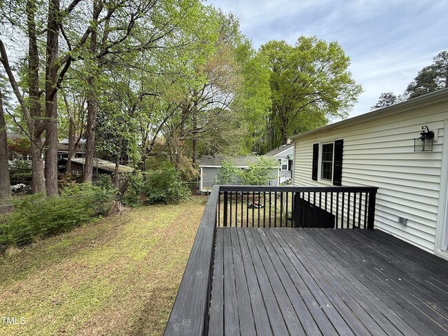 Building Photo - 215 Walnut St