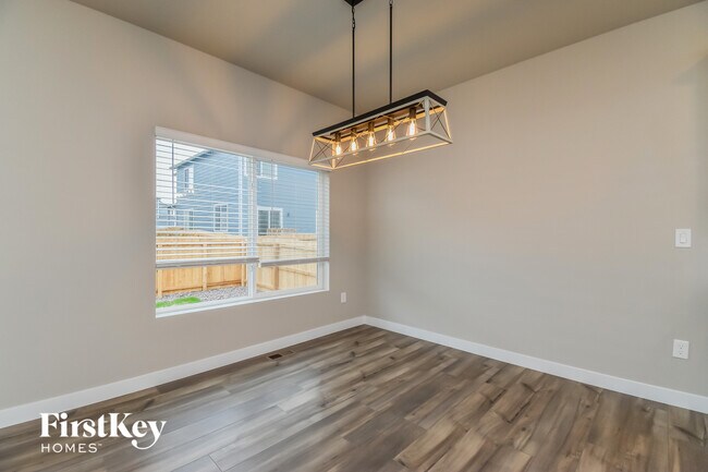 Building Photo - 11164 Murrelet Dr