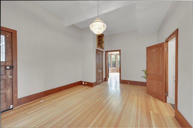 Building Photo - 1824 W Colorado Ave