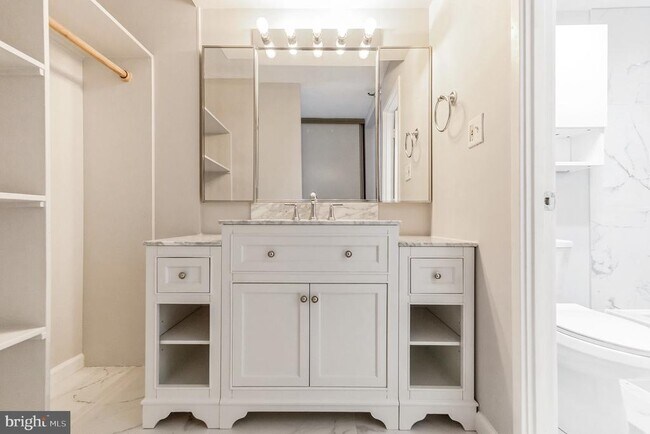 Building Photo - 900 N Stafford St