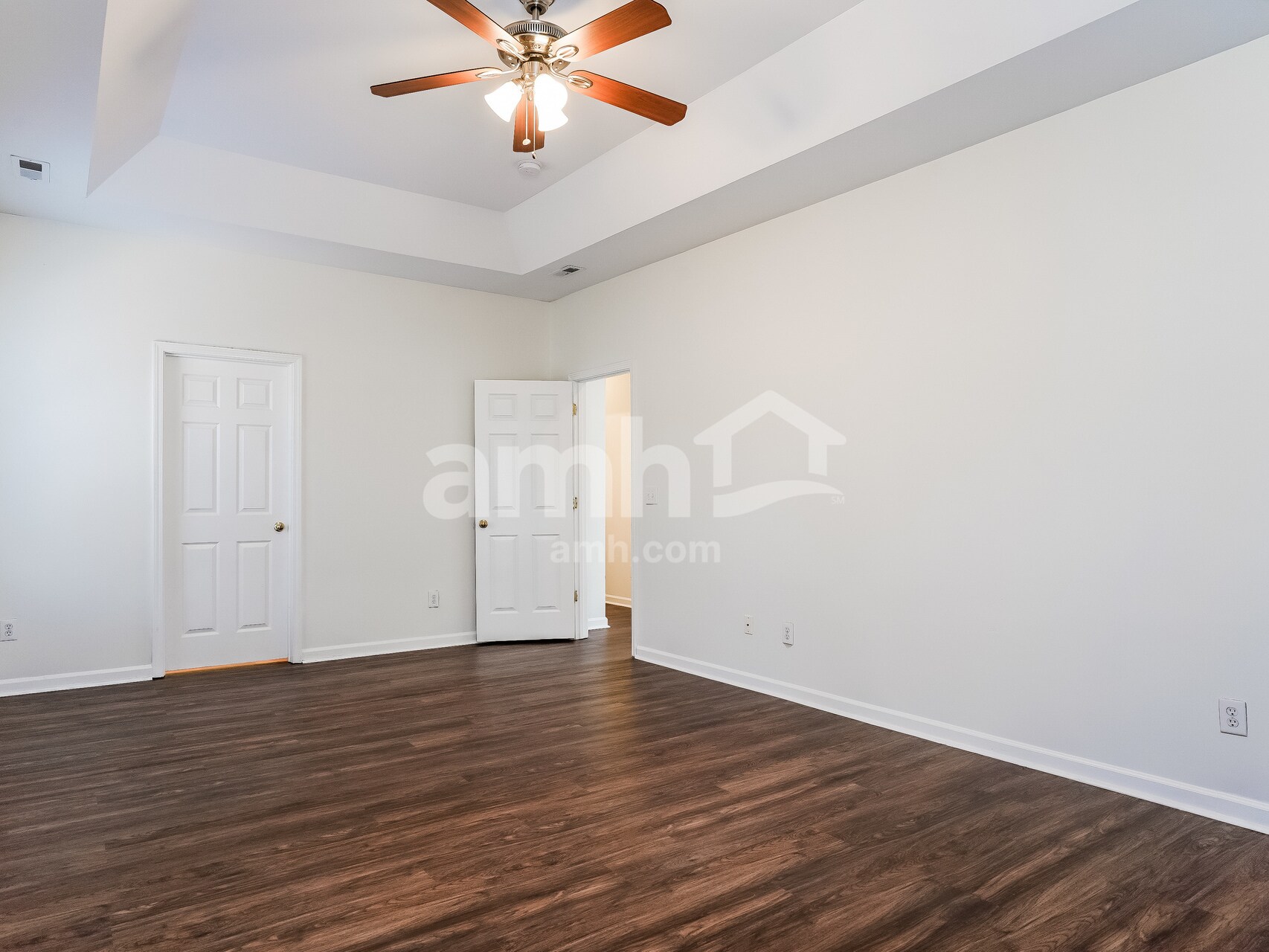 Building Photo - 5300 Logos Ct
