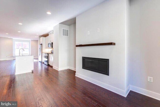 Building Photo - 22954 Sullivans Cove Sq