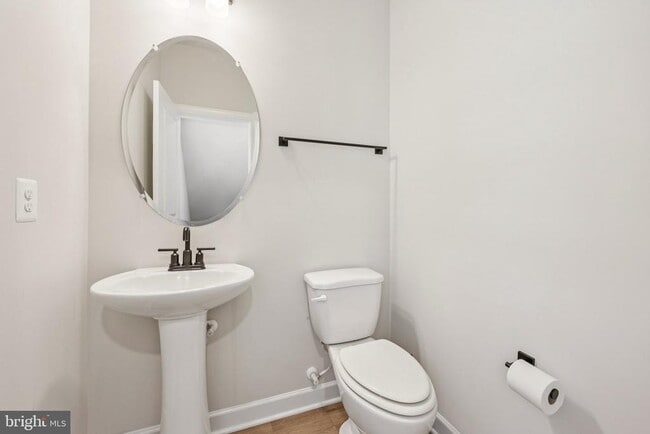 Building Photo - 7355 Mountaineer Dr