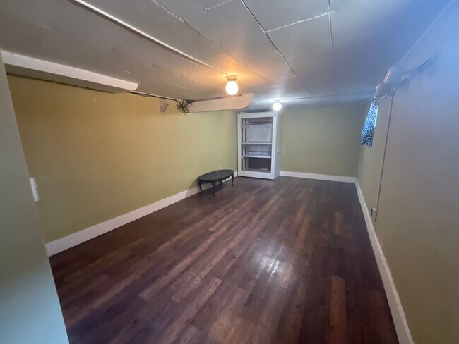 Building Photo - COLLEGE PRE-LEASING