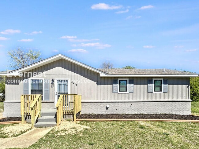 Primary Photo - 3-Bedroom Home with Off-Street Parking and...