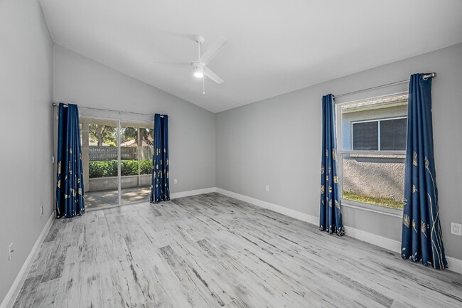 Building Photo - Fully Renovated 3 Bedroom Home on Quiet Cu...