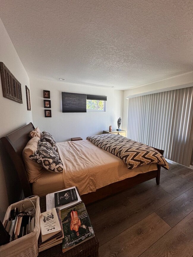 Building Photo - BEAUTIFULLY Updated Home with Pool+ Modern...
