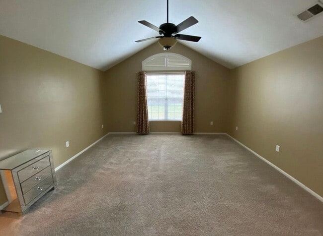 Building Photo - 4945 Ivyvine Blvd