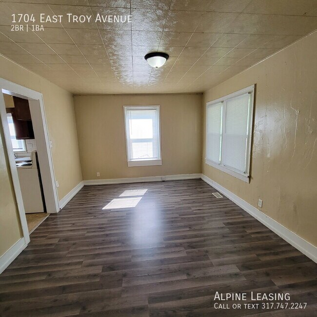Building Photo - 1704 E Troy Ave