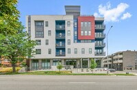 Building Photo - $1,495.00 - 1 Bed, 1 Bath Condo with In Unit Laundry in Secured Building!