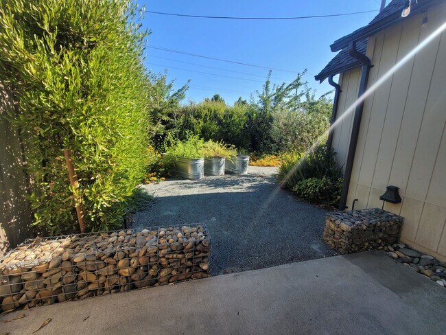 Building Photo - 437 Enslen Park Ct