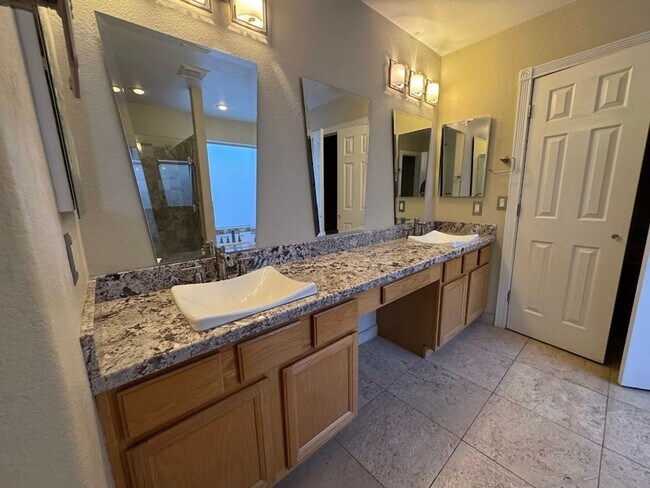 Building Photo - Spacious 4-Bedroom Home with Main-Level Primary Suite & 3-Car Garage