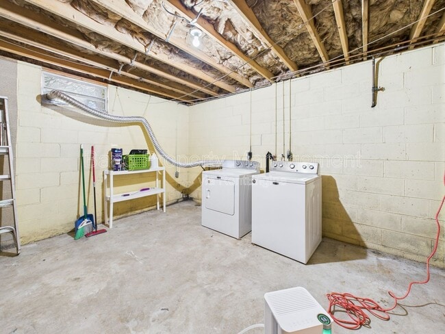 Building Photo - 1233 Pinehurst Rd