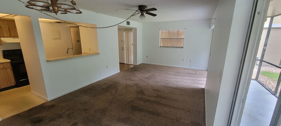 LIVING - 140 Orchid Woods Ct