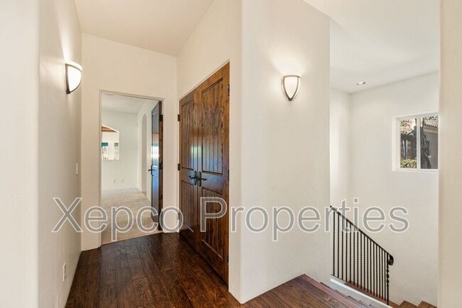 Building Photo - 175 Villaggio W