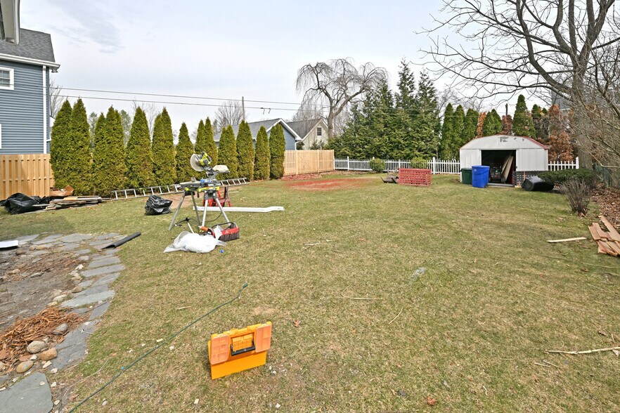 Building Photo - 264 Morse Ave