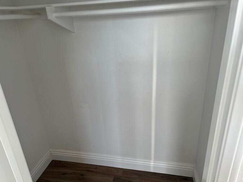 Walk-In Closet - 1662 Casa Mila Dr