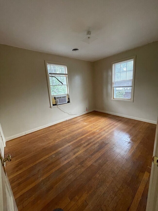 Building Photo - 3bd/1.5 bath located in University Hill- ***COMING IN JUNE***