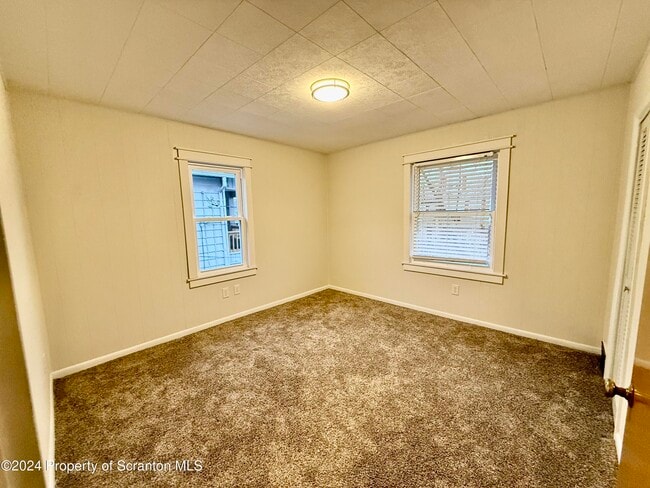 Building Photo - 22 S Goodwin Ave