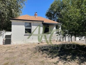 Building Photo - 1702 Van Buren St