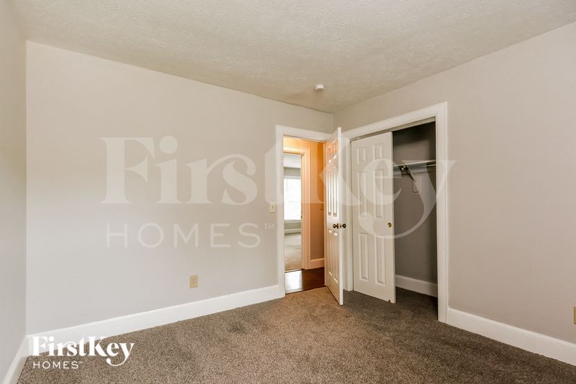 Building Photo - 5621 Willow Twig Ln