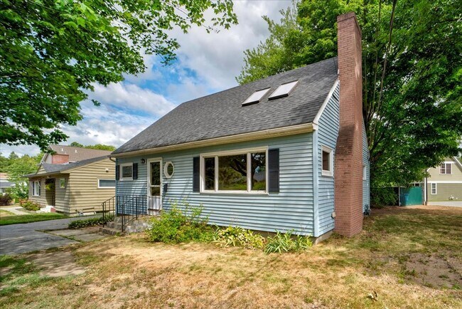 Building Photo - 3 Bedroom Apartment in Burlington VT Avail...