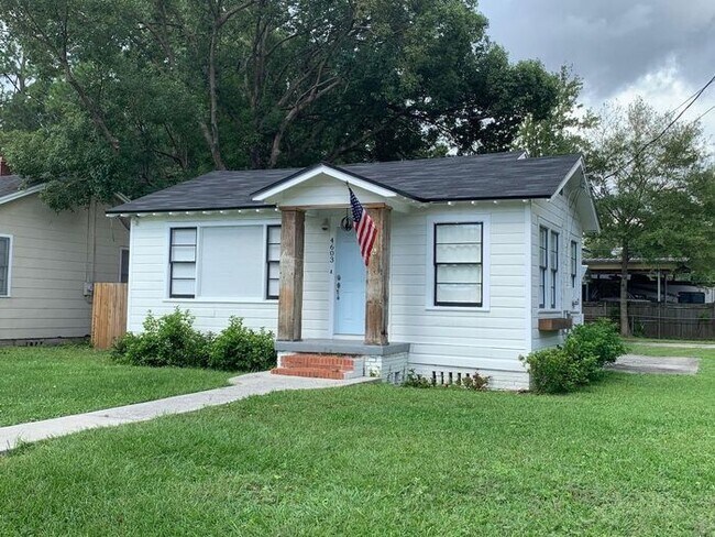 Primary Photo - Charming 3 Bed/2 Bath Home in Murray Hill!