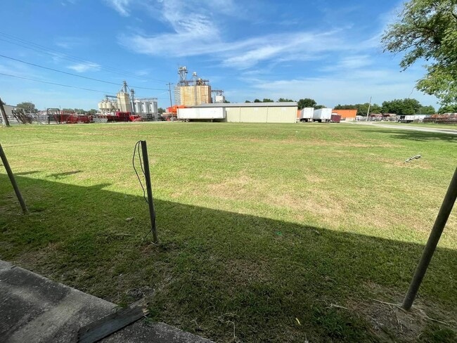 Building Photo - 310 S B St