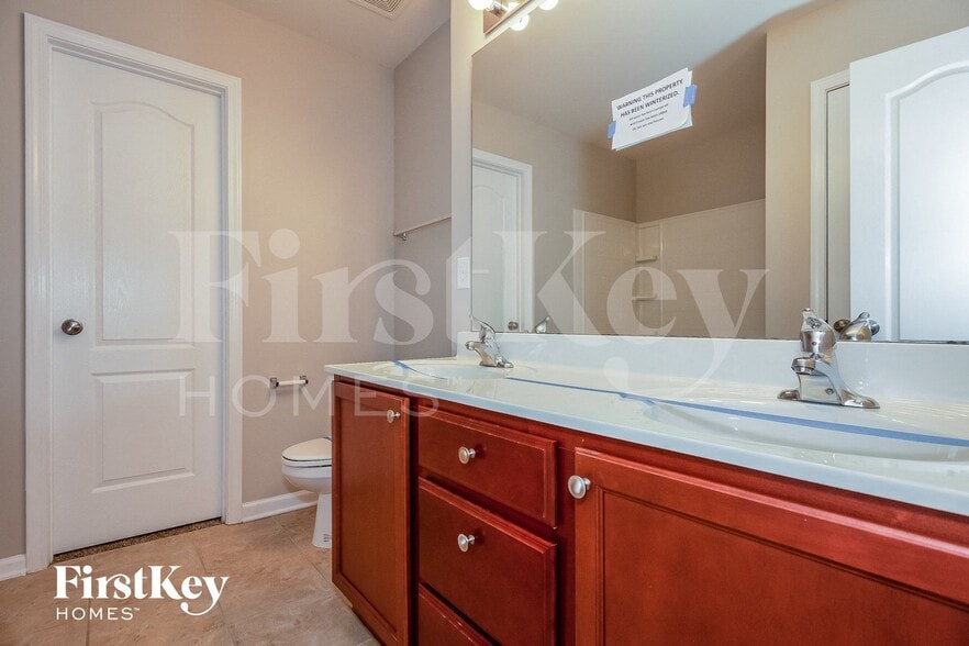 Building Photo - 2528 Woodsorrel Ln