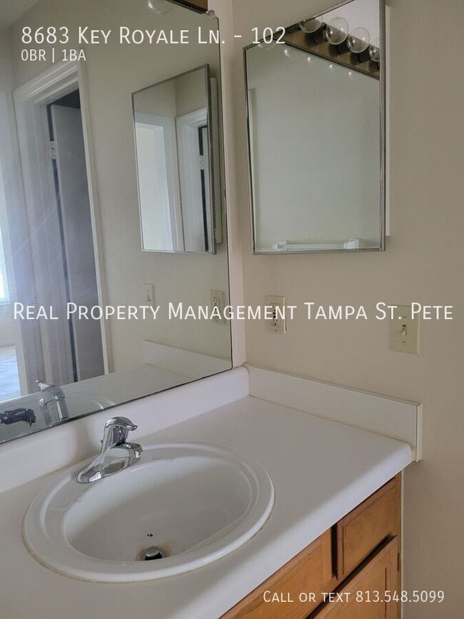 Building Photo - 8683 Key Royale Ln