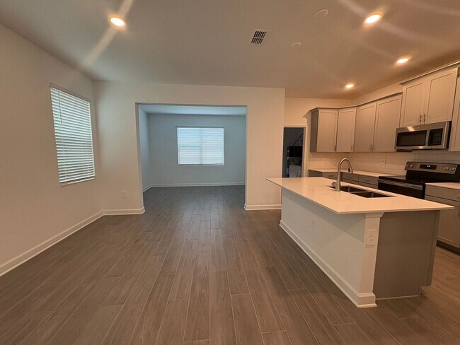 Building Photo - 3-bedroom Home for Rent in Storey Park