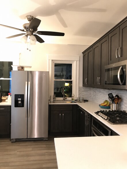 Kitchen - 32 Pawling Avenue