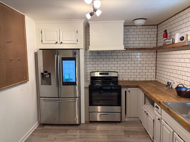 Building Photo - Single Family Home on Quite Cul-De Sac Now Available in Upland Square