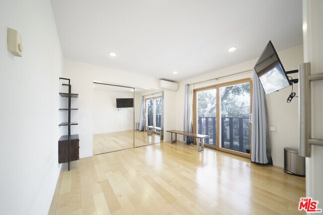 Building Photo - 302 Ashland Ave