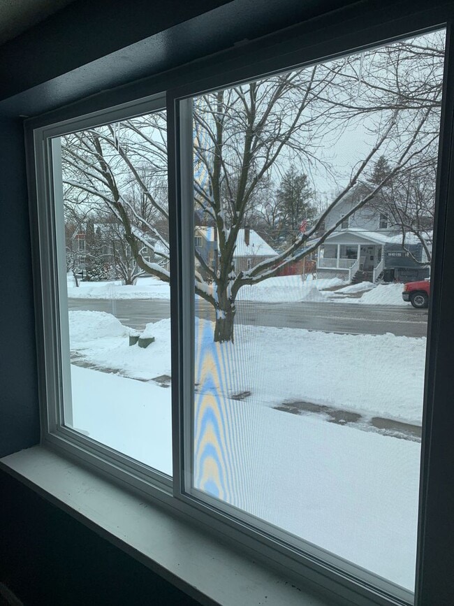 Building Photo - LARGE HOUSE IN CEDAR FALLS  fenced yard, deck, washer / dryer, central air,