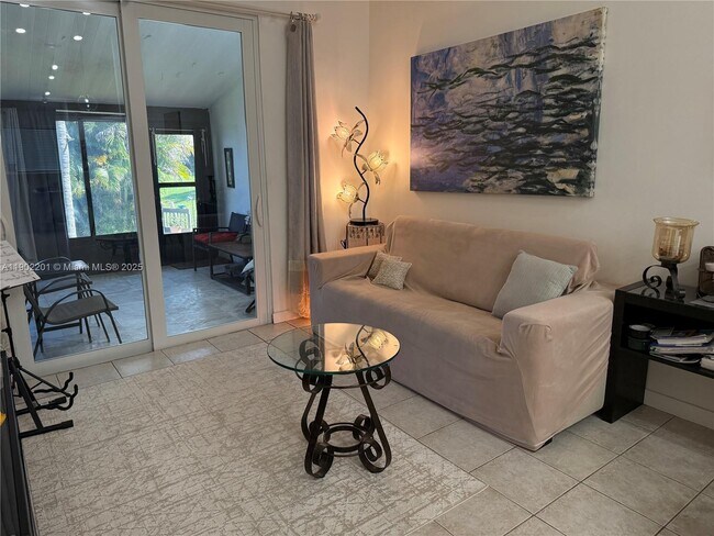 Building Photo - 5596 SW 28th Terrace