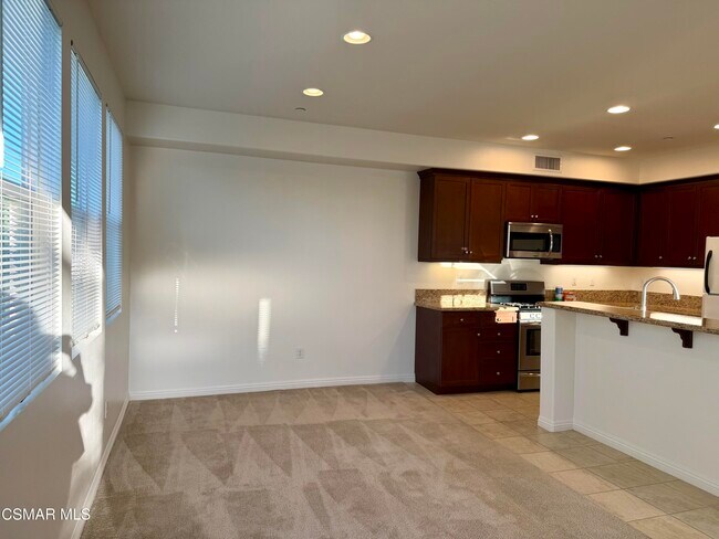 Building Photo - 62 Secret Hollow Ln